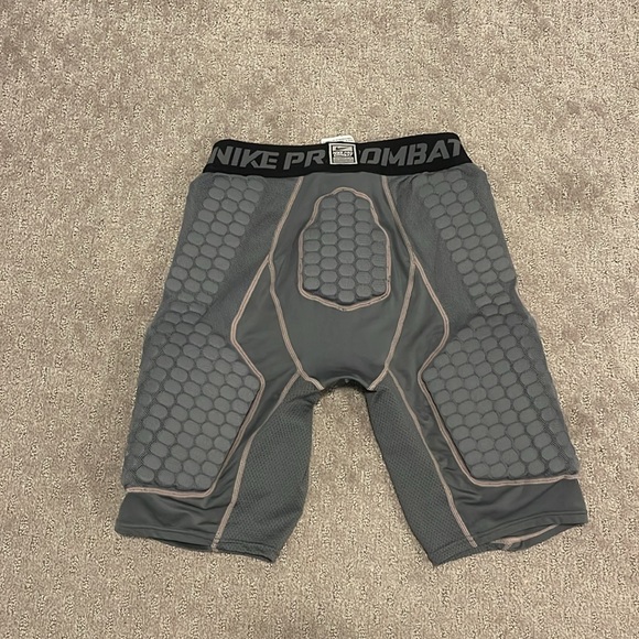 Nike pro combat padded shorts - Picture 3 of 3